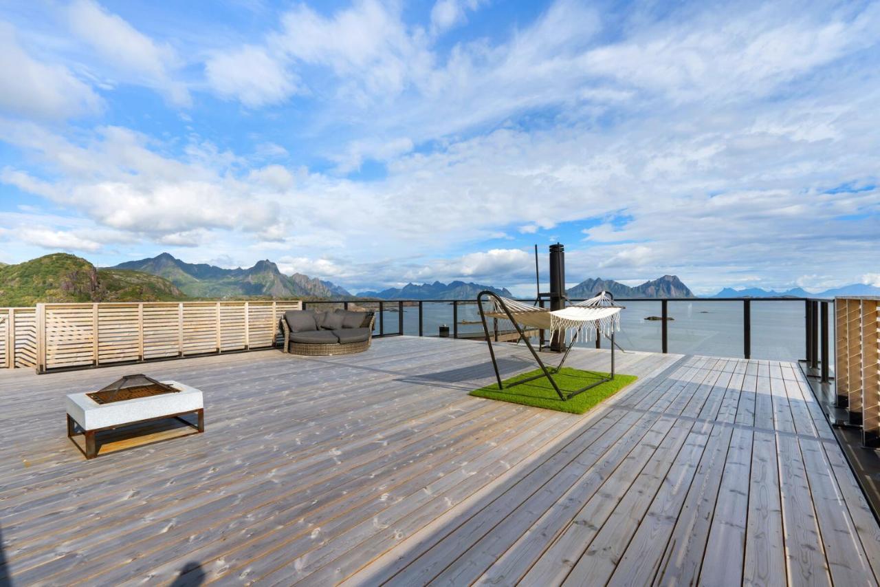 Nydelig Moderne Villa Med Fantastisk Beliggenhet. Kabelvag Exterior photo
